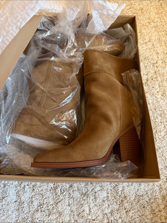 Steve Madden Shoes - New in Box- Women’s Steve Madden Latasha Tan Suede boots size 8